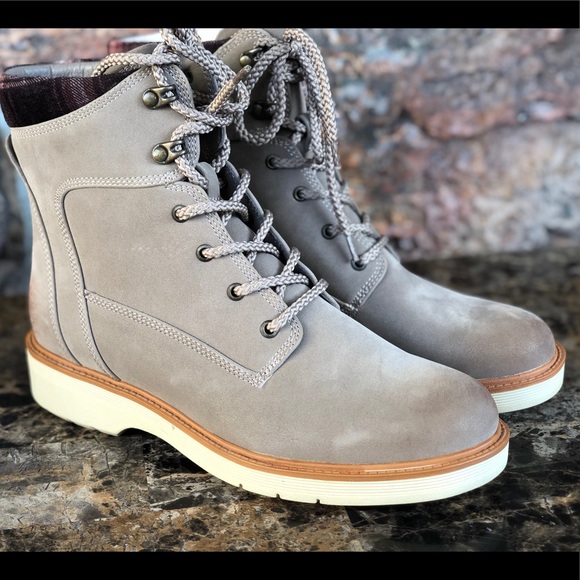 NEW Baretraps Adams Lace Up Booties - Picture 4 of 9